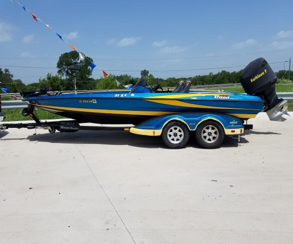 Triton  Power boats For Sale by owner | 2008 Triton  X21